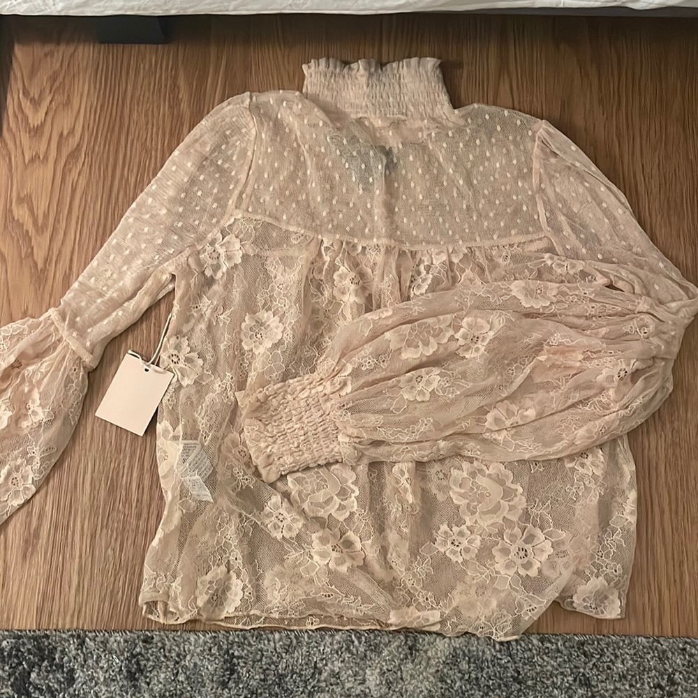 NUDE LACE LONG SLEEVES WITH FLOWERS